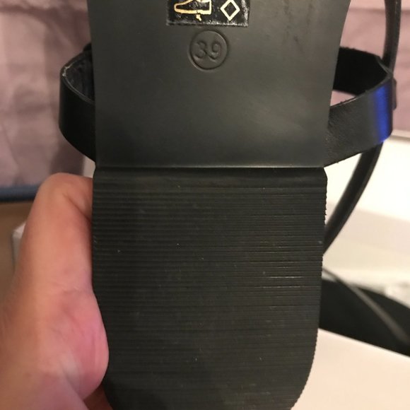 Ladies Black Leather Sandals, Size 8.5 - Picture 3 of 3